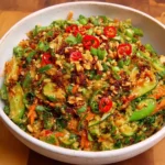Crispy Rice Salad with Peanut-Chili Dressing 29 Crispy Rice Salad with Peanut-Chili Dressing