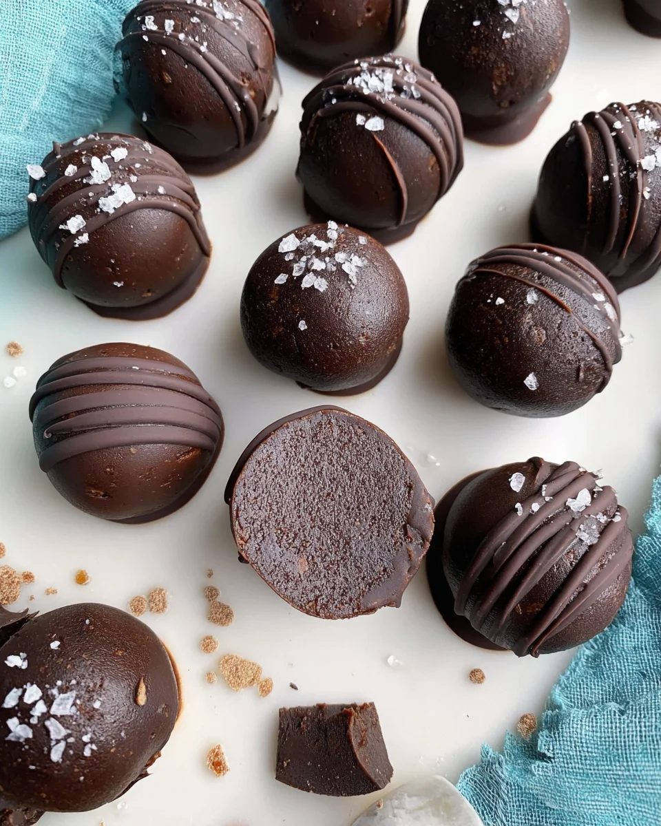 Dark Chocolate Protein Balls (No Bake, Low Carb) 24 Dark Chocolate Protein Balls (No Bake, Low Carb)