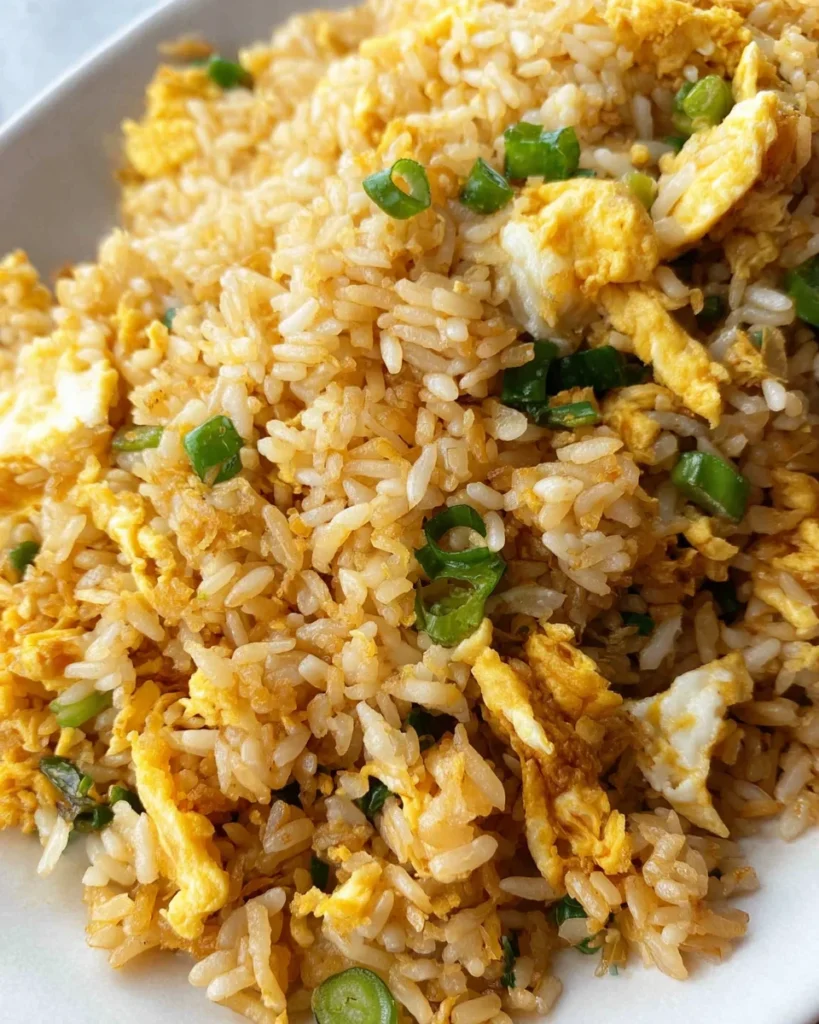 10 min. Easy Egg Fried Rice (only 6 ingredients!)